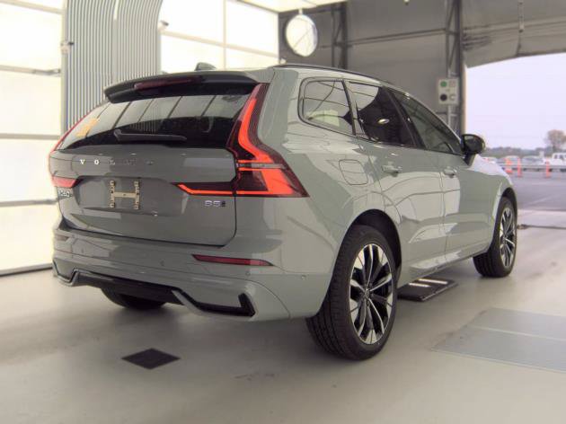 Used 2026 Volvo XC60 B5 Plus AWD/4WD image 4