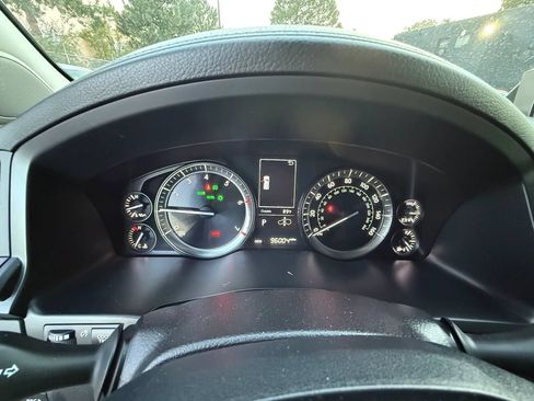 Used 2017 Lexus LX 570 4WD image 34
