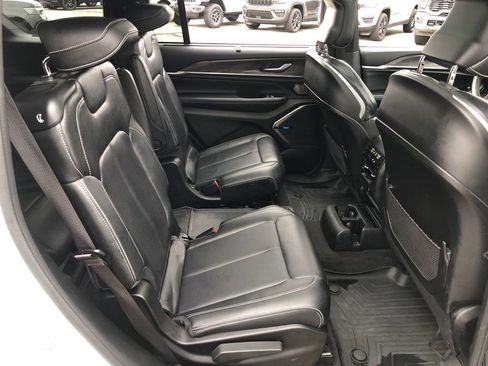 Certified 2022 Jeep Grand Cherokee L Overland w/ Luxury Tech Group IV AWD/4WD image 27