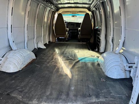 Used 2020 Chevrolet Express 2500 w/ Driver Convenience Package image 17