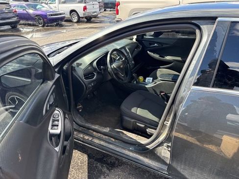 Used 2017 Chevrolet Malibu LS image 10