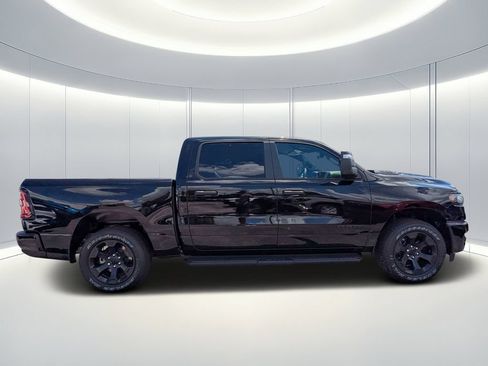 New 2026 RAM 1500 Express AWD/4WD image 3