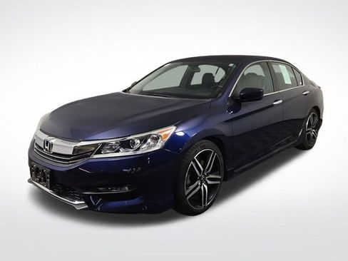 Used 2017 Honda Accord Sport image 2