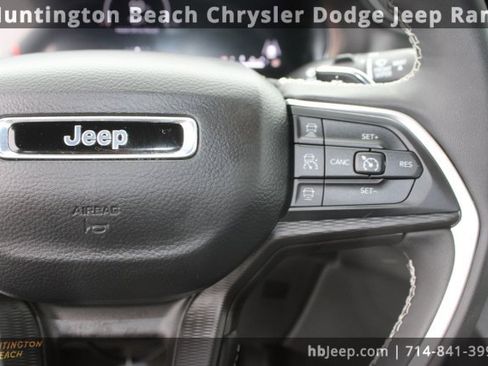 Used 2025 Jeep Grand Cherokee L Altitude image 19