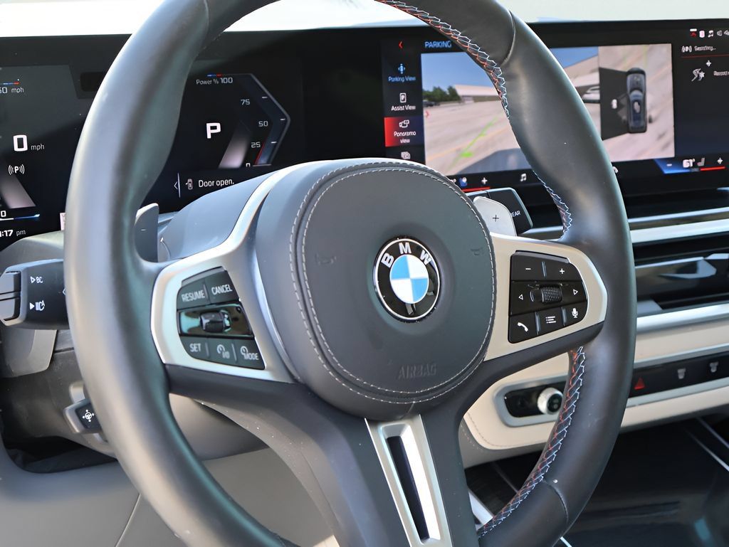 Used 2025 BMW X7 M60i AWD/4WD image 21