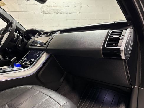 Used 2020 Land Rover Range Rover Sport HST image 32