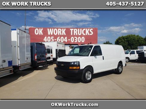 Used 2020 Chevrolet Express 2500 w/ Enhanced Convenience Package RWD image 1