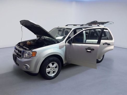 Used 2009 Ford Escape XLT AWD/4WD image 9