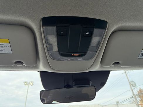 Used 2024 Kia Niro LX image 17