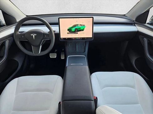 Used 2023 Tesla Model Y Performance image 13