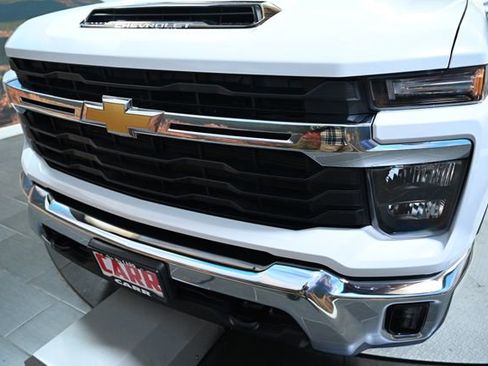 Used 2025 Chevrolet Silverado 2500 LT w/ Convenience Package image 25