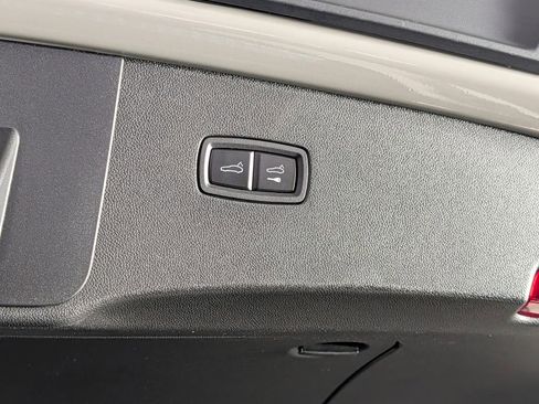 New 2026 Porsche Cayenne S image 18