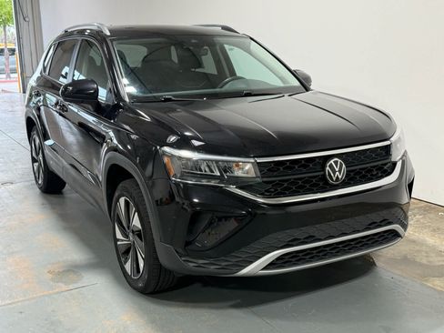 Used 2024 Volkswagen Taos SE AWD/4WD image 5