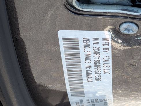 Used 2023 Chrysler Pacifica Touring-L FWD image 39