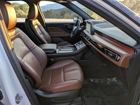 Used 2023 Lincoln Aviator Reserve w/ Equipment Group 201A AWD/4WD image 17