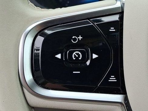 Certified 2023 Volvo XC60 B5 Core w/ Climate Package AWD/4WD image 25