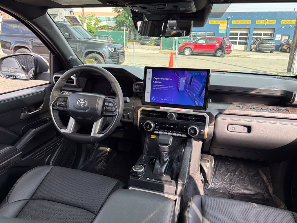 Used 2024 Toyota Tacoma Limited AWD/4WD image 22