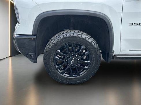 Used 2025 Chevrolet Silverado 3500 LTZ w/ LTZ Plus Package AWD/4WD image 10