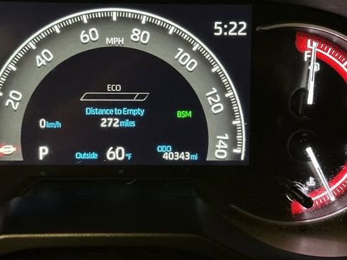 Certified 2025 Toyota RAV4 XLE FWD image 30