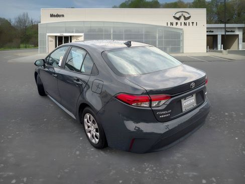 Used 2025 Toyota Corolla LE FWD image 5
