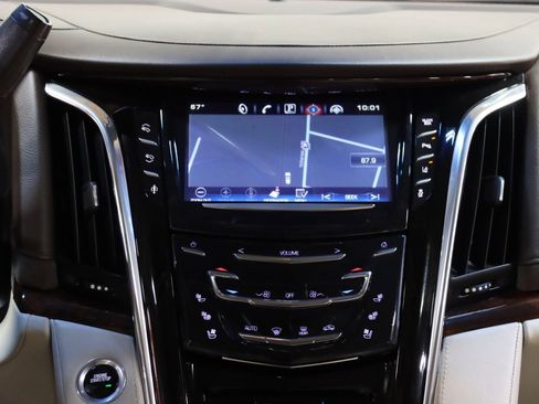Used 2015 Cadillac Escalade Luxury AWD/4WD image 60