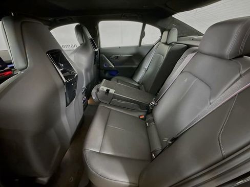 New 2026 BMW M5 w/ Carbon Package image 24