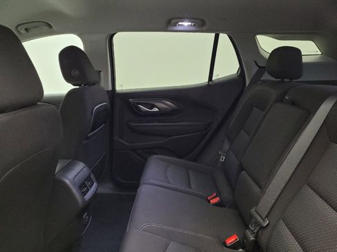 Used 2023 GMC Terrain SLE image 18