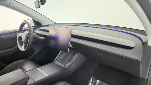 Used 2026 Tesla Model Y 2WD image 31