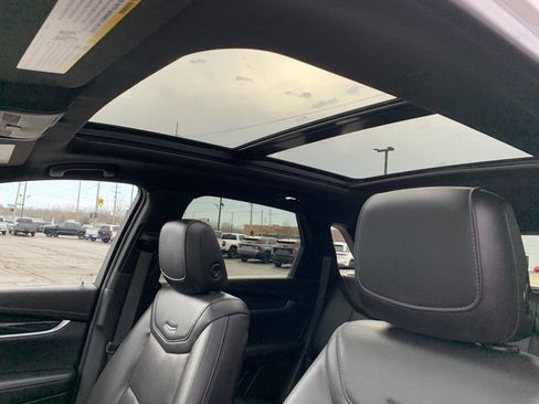 Used 2021 Cadillac XT5 Premium Luxury image 11