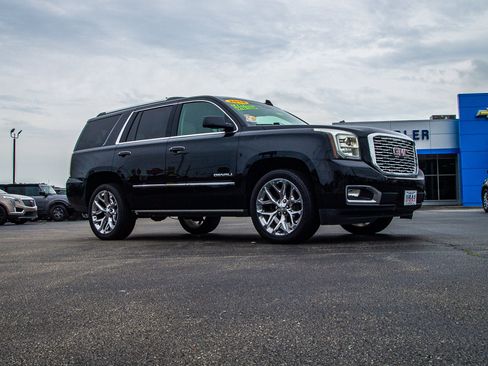 Used 2018 GMC Yukon Denali w/ Open Road Package AWD/4WD image 9