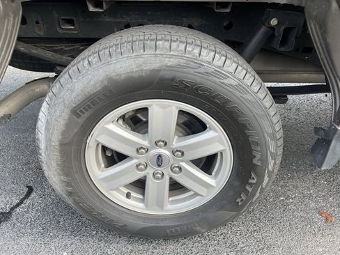 Used 2022 Ford F150 XLT image 11