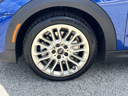 Certified 2025 MINI Cooper S image 9