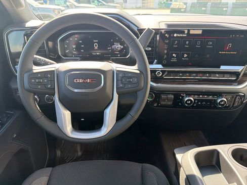New 2026 GMC Sierra 1500 SLE image 25