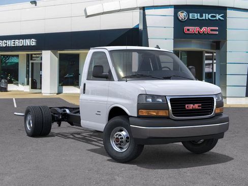 New 2025 GMC Savana 3500 w/ Power Convenience Package image 7