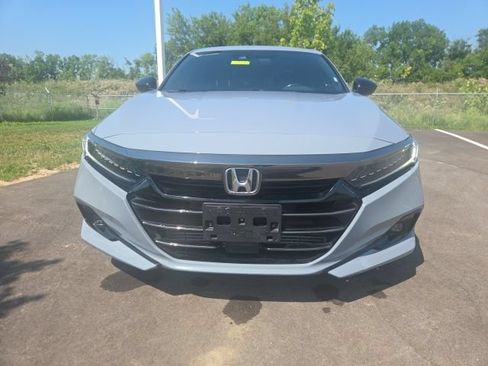 Used 2021 Honda Accord Sport image 3