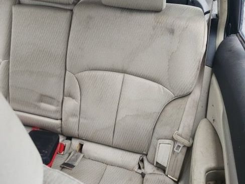 Used 2010 Subaru Outback 2.5i Premium AWD/4WD image 10
