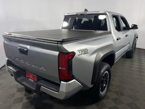 Used 2025 Toyota Tacoma TRD Off-Road AWD/4WD image 8