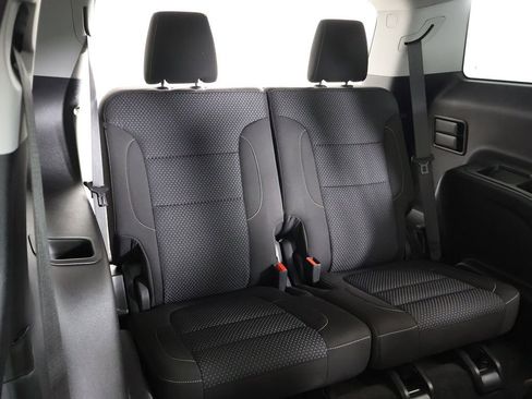 Used 2023 GMC Acadia SLE w/ Driver Convenience Package image 39