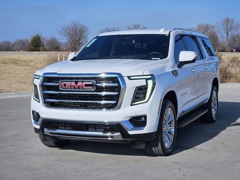 New 2026 GMC Yukon XL Elevation image 2