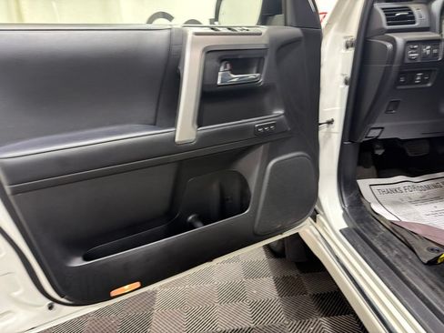Used 2023 Toyota 4Runner Limited AWD/4WD image 21