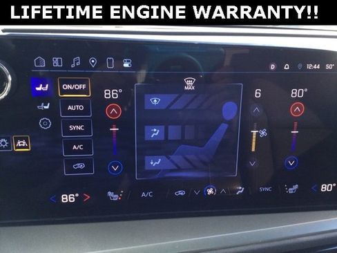 Used 2025 Chevrolet Traverse LT image 19