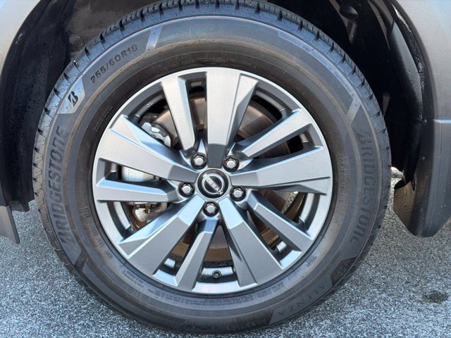 Used 2025 Nissan Pathfinder S FWD image 6