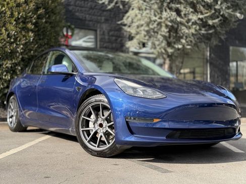 Used 2021 Tesla Model 3 Standard Range Plus image 8