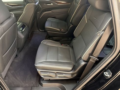 Certified 2024 Cadillac Escalade Premium Luxury w/ Performance Package AWD/4WD image 24