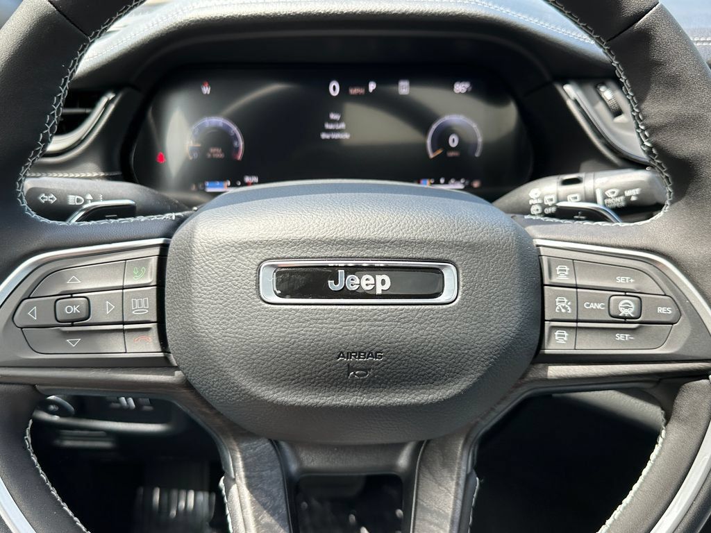 New 2026 Jeep Grand Cherokee L Limited w/ Limited Altitude Package AWD/4WD image 22