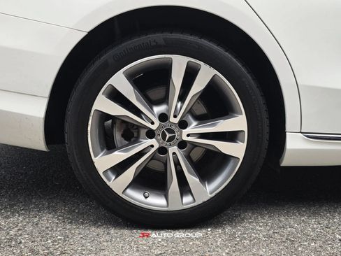 Used 2019 Mercedes-Benz C 300 4MATIC Sedan image 11