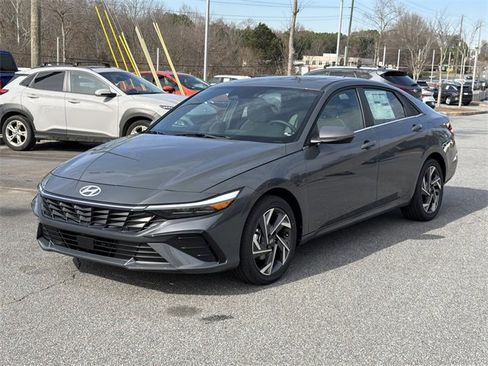 New 2026 Hyundai Elantra Limited image 3