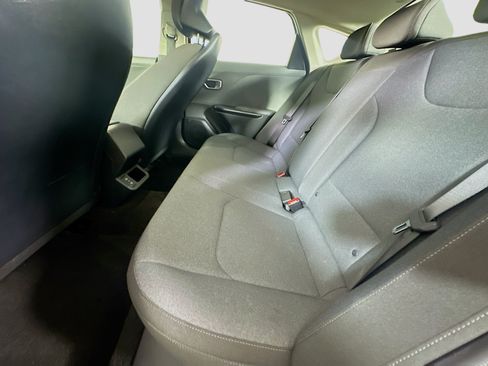 Used 2025 Kia K4 FWD image 25