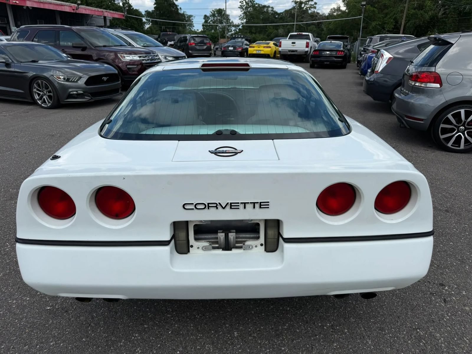 Used 1990 Chevrolet Corvette Coupe RWD image 6