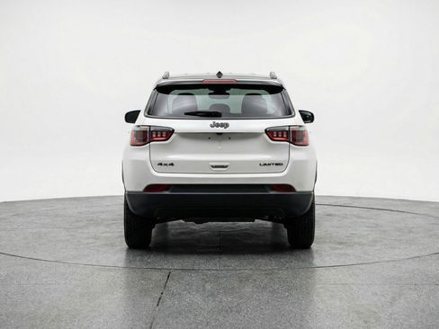 Used 2025 Jeep Compass Trailhawk AWD/4WD image 7